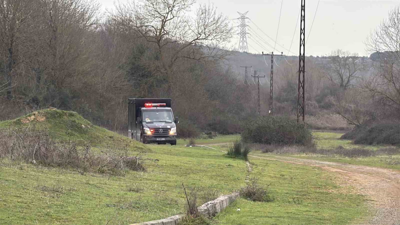 SAKARYA'DA KENDİSİNDEN HABER ALINAMAYAN VE ADAPAZARI İLÇESİNDE GÖLET MEVKİİNDEKİ ORMANLIK ALANDA...
