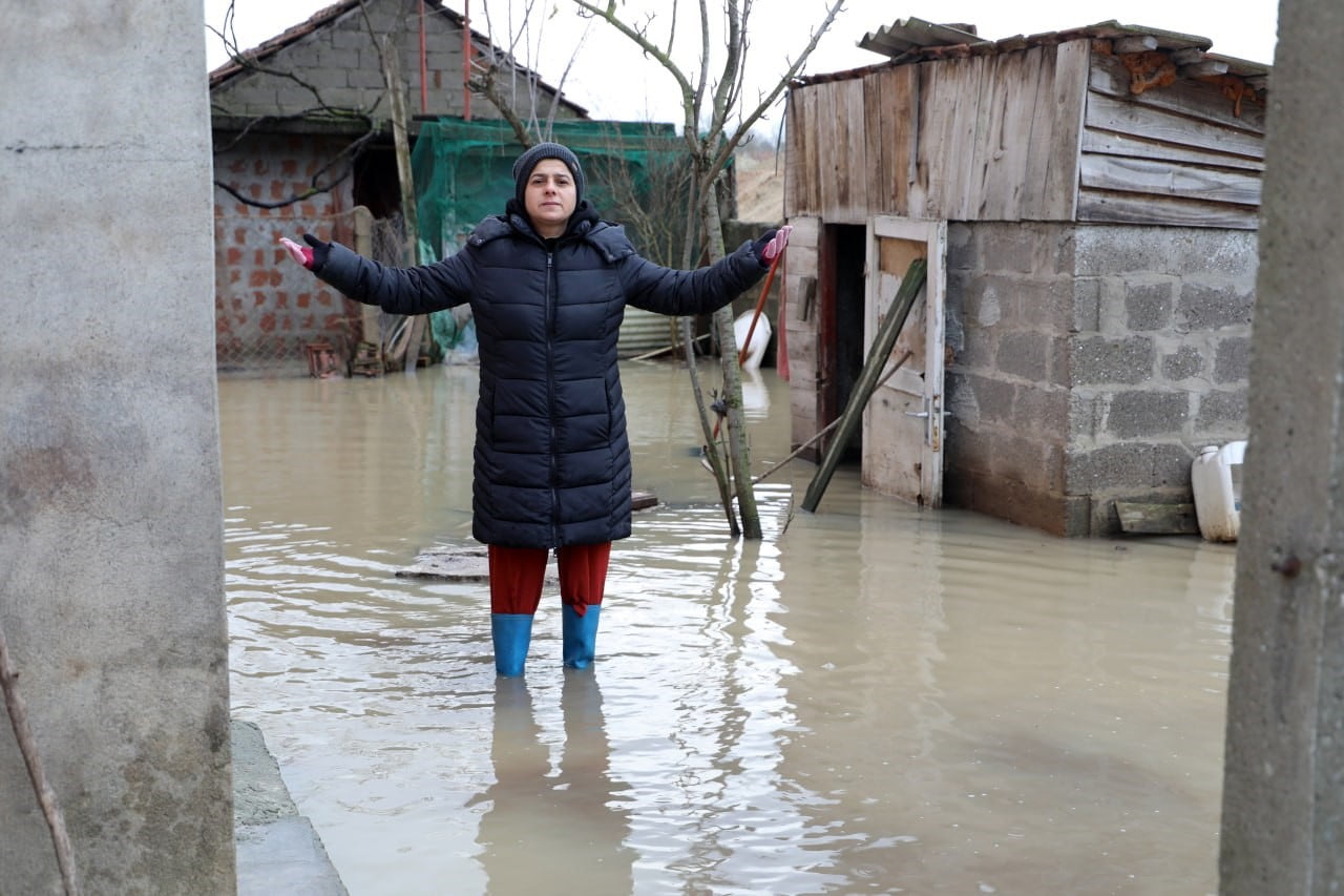 SAKARYA'NIN KARASU İLÇESİ İHSANİYE MAHALLESİ'NİN SAKARYA NEHRİ KIYISINDA İKAMET EDEN MAHALLE...