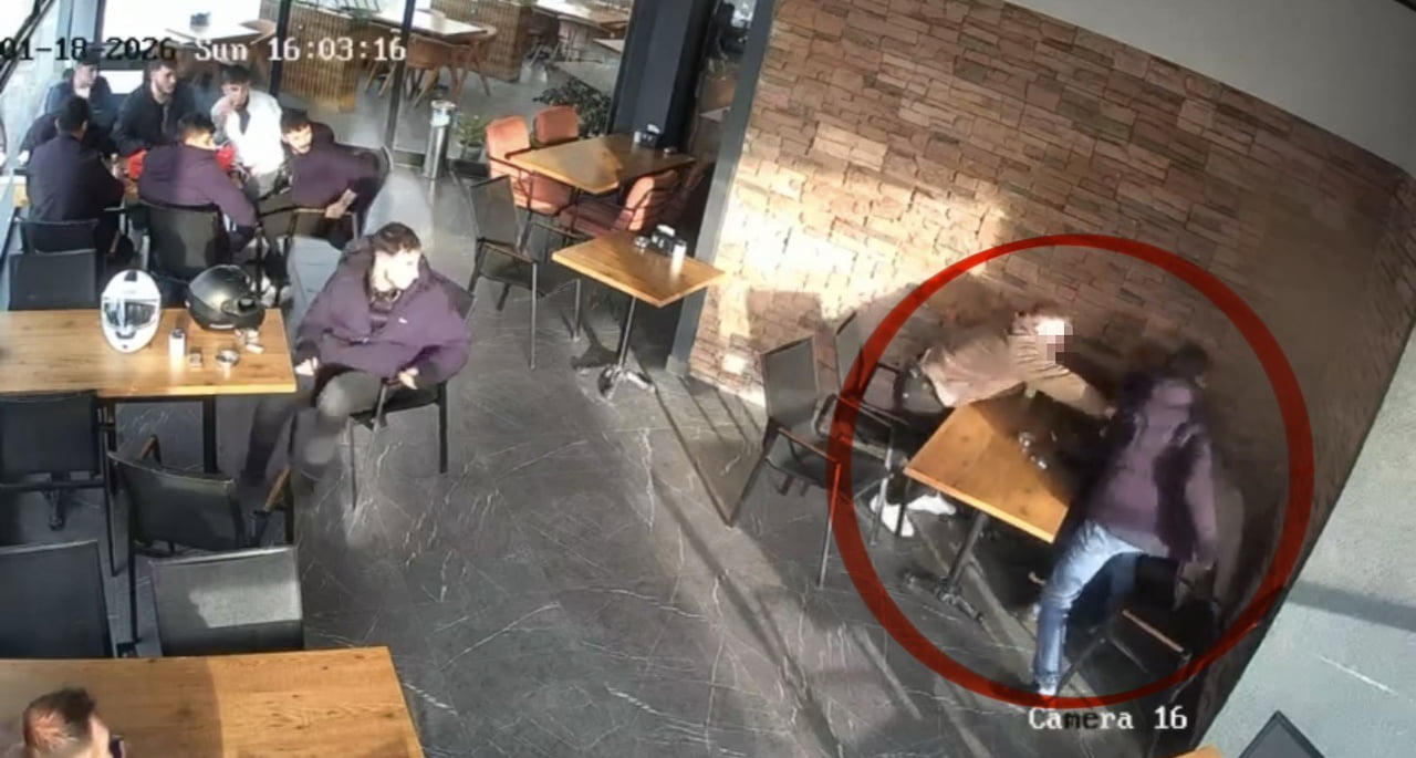 SAMSUN'DA BİR FIRININ PASTANE BÖLÜMÜNDE MEYDANA 2 KİŞİYİ BIÇAKLA YARALAYAN 16 YAŞINDAKİ ÇOCUK...