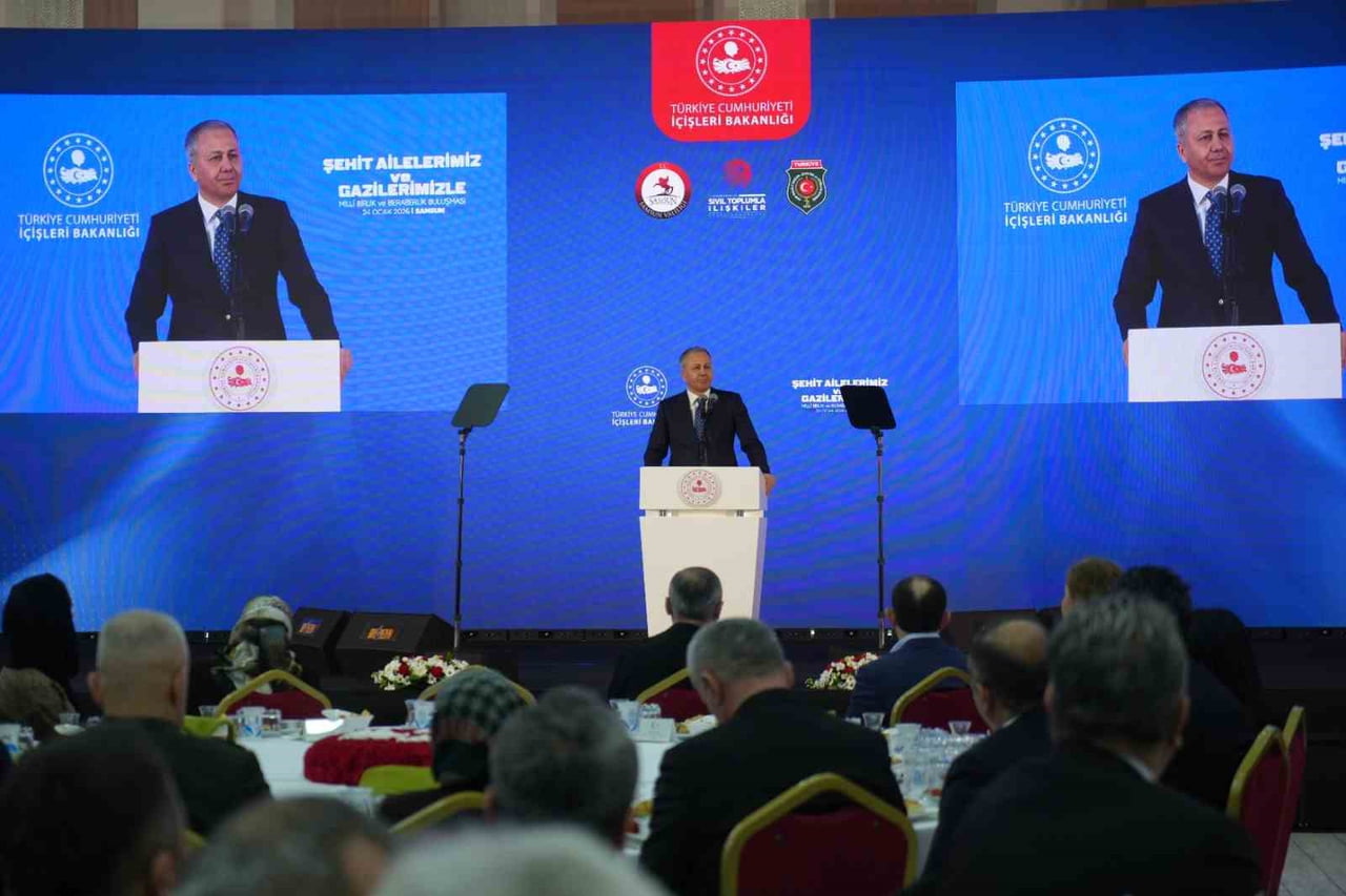 SAMSUN'DA GERÇEKLEŞTİRİLEN "ŞEHİT AİLELERİ VE GAZİLERLE MİLLÎ DAYANIŞMA, KARDEŞLİK BULUŞMASI"NDA...