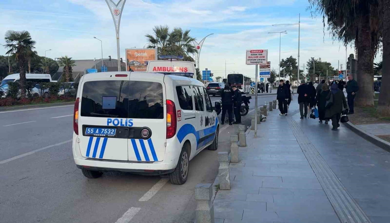 SAMSUN'DA MOTOSİKLETİN YAYAYA ÇARPMASI SONUCU 1 KİŞİ YARALANDI.