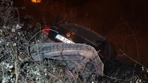 Samsun’da otomobil 3 metre aşağıya düştü: Sürücü yara almadan kurtuldu