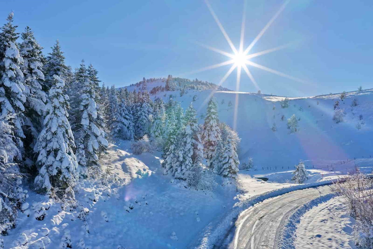 SAMSUN GENELİNDE ETKİLİ OLAN KAR YAĞIŞININ ARDINDAN BÜYÜKŞEHİR BELEDİYESİ EKİPLERİ, İL GENELİNDE...