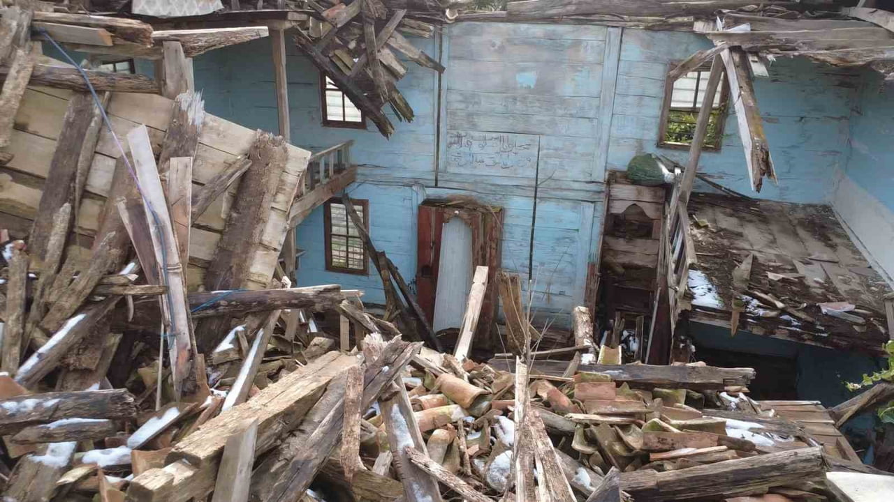 SAMSUN’UN ÇARŞAMBA İLÇESİ TURGUTLU MAHALLESİ’NDE MEZARLIK ALANI İÇERİSİNDE BULUNAN VE YAKLAŞIK 200...