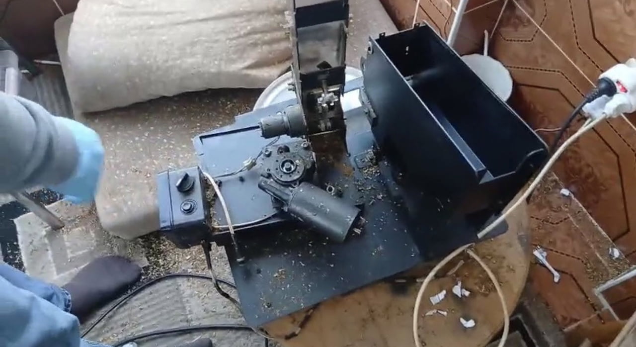 SAMSUN’UN TERME İLÇESİNDE DÜZENLENEN KAÇAK TÜTÜN OPERASYONUNDA BİNLERCE DOLDURULMUŞ MAKARON SİGARA...