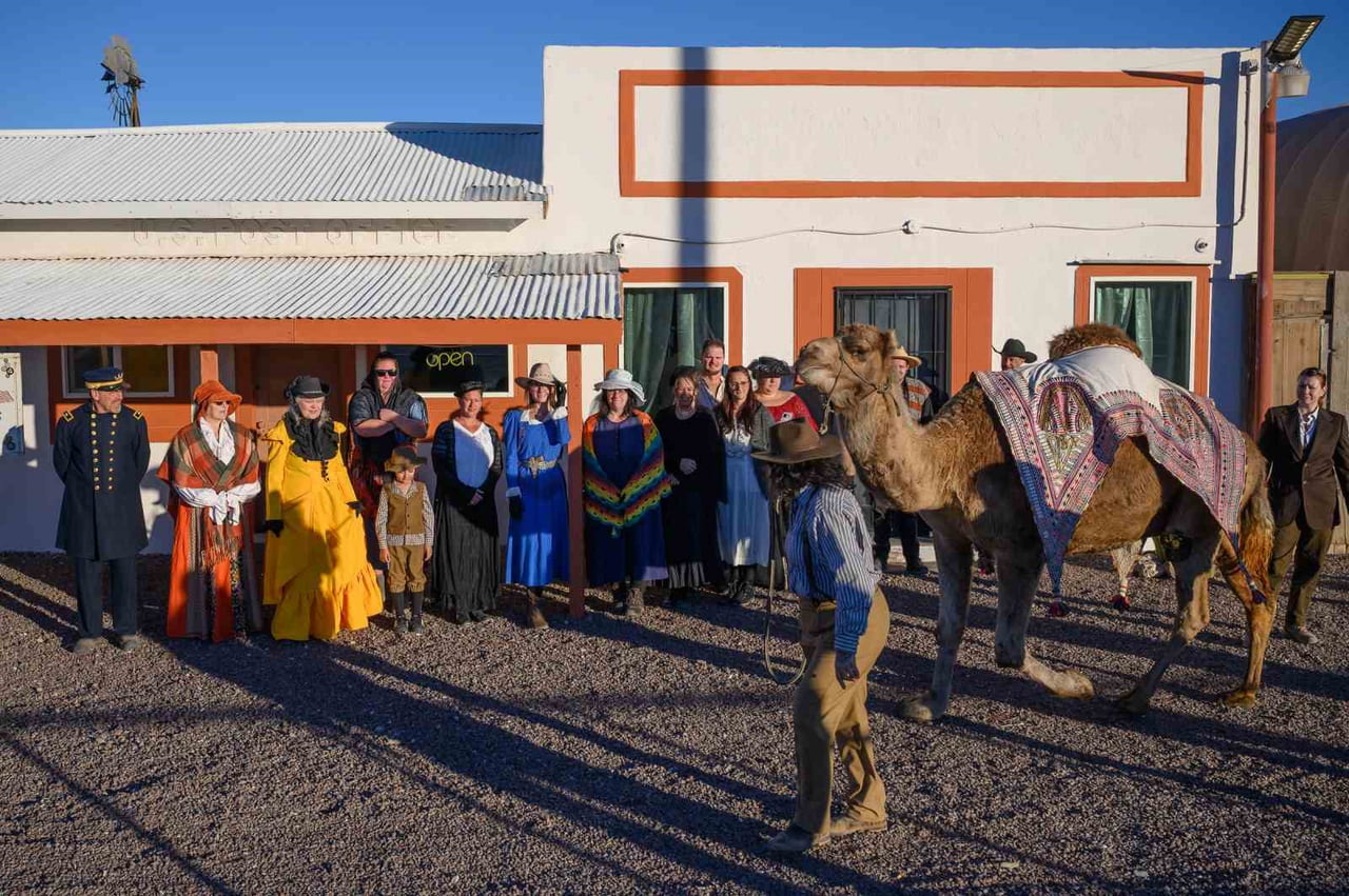SANATÇI MERTCAN TÜRKOĞLU, Hİ JOLLY'NİN ARİZONA'DAKİ ANIT MEZARI BAŞINDA ANILDI