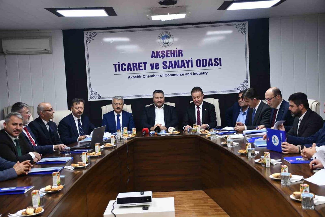 SANAYİ VE TEKNOLOJİ BAKAN YARDIMCISI ORUÇ BABA İNAN, AKŞEHİR TİCARET VE SANAYİ ODASI’NDA...