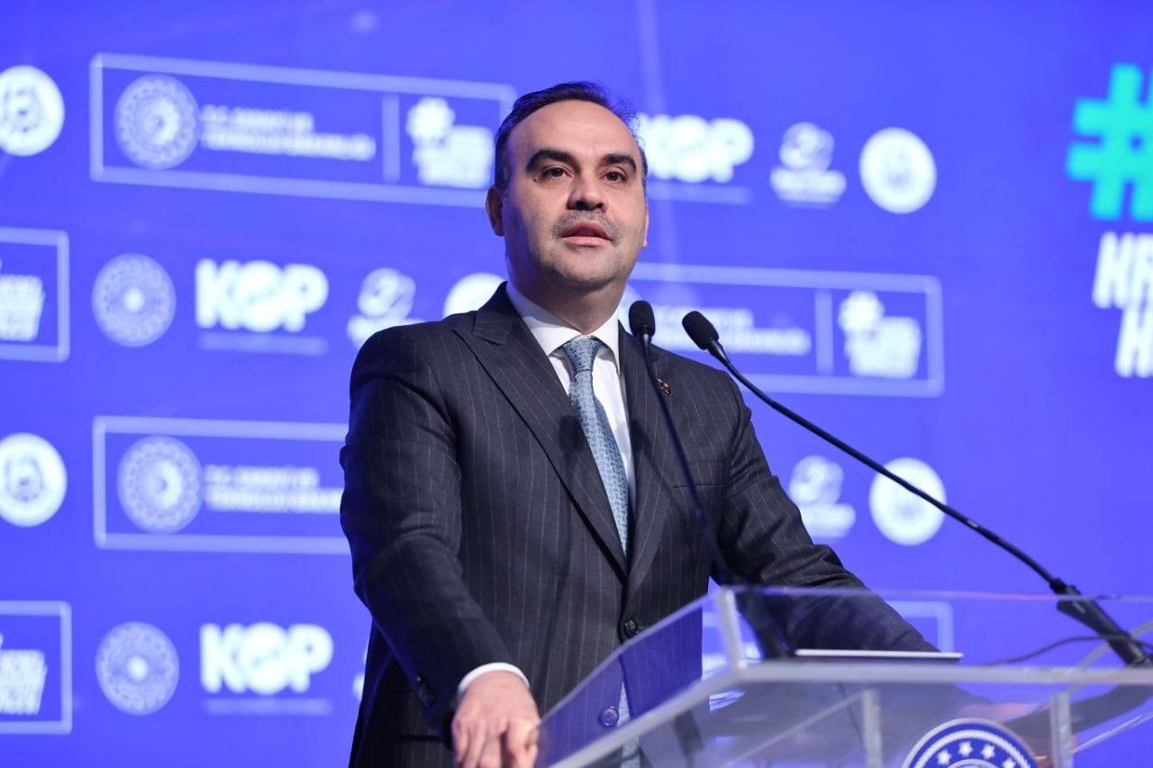 SANAYİ VE TEKNOLOJİ BAKANI MEHMET FATİH KACIR, 88’İ TÜRK OLMAK ÜZERE 50 ÜLKEDEN 175 NİTELİKLİ...