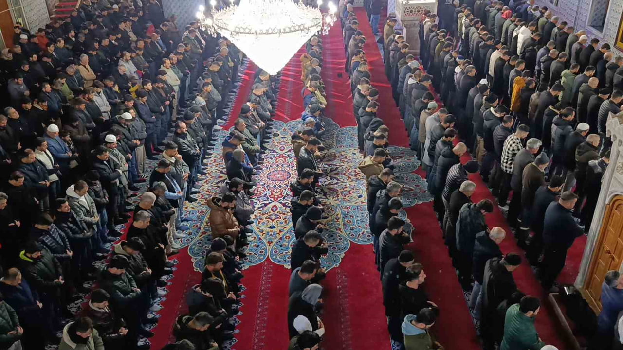 ŞANLIURFA'DA MİRAÇ KANDİLİ COŞKUSU