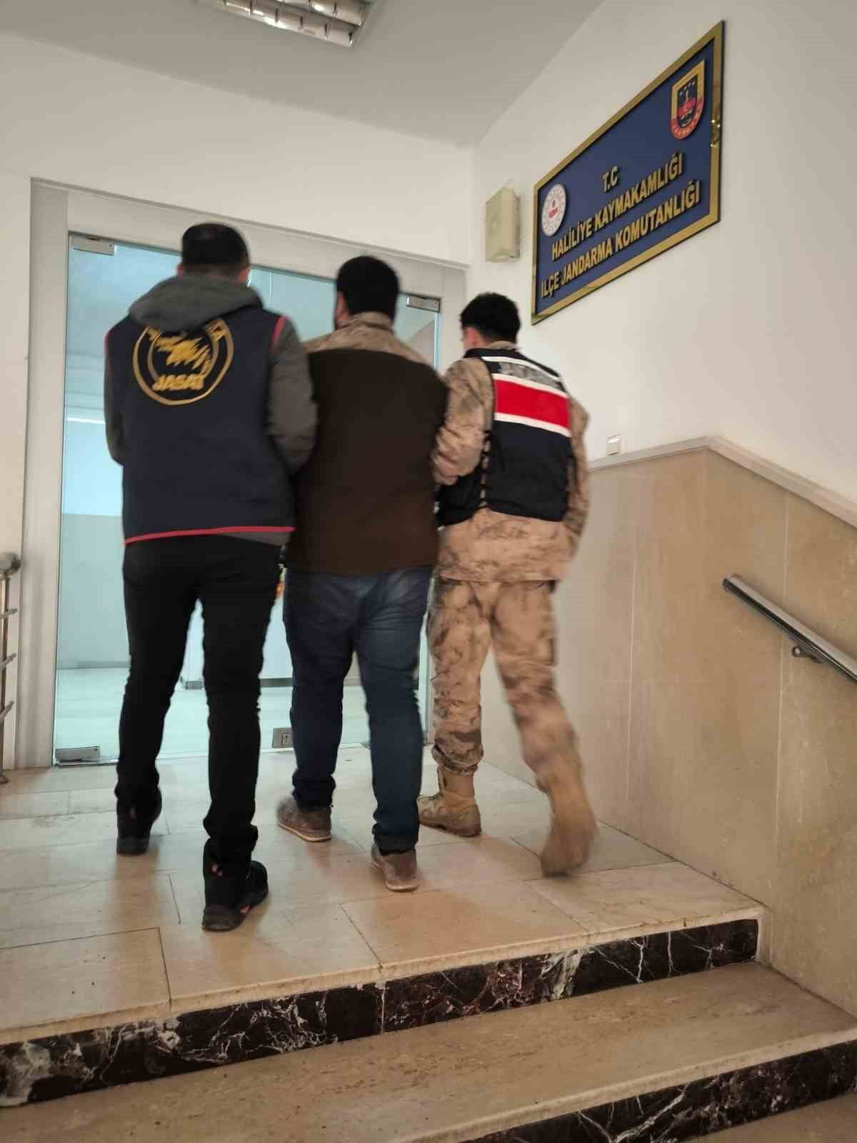 ŞANLIURFA’DA 25 YIL HAPİS CEZASI BULUNAN FİRARİ YAKALANDI