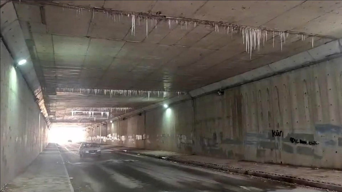 ŞEHİT ALİ DOĞUKAN KILINÇ ALTGEÇİDİ'NDE BUZ SARKITLARI OLUŞTU