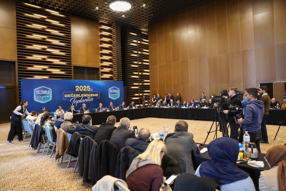 SELÇUKLU BELEDİYE BAŞKANI AHMET PEKYATIRMACI "SELÇUKLU VİZYONUYLA" EĞİTİMDEN SAĞLIĞA, SPORDAN...