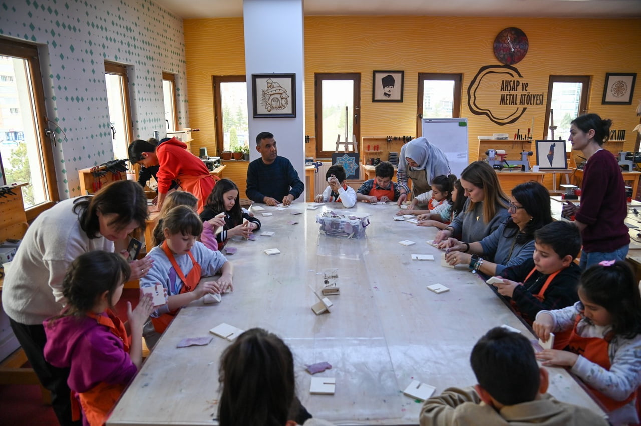 SELÇUKLU BELEDİYESİ SANAT VE TASARIM ATÖLYESİ, ABİDİN SANİYE ERÇAL İLKOKULU TARAFINDAN...
