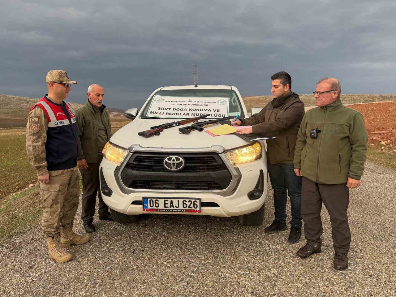 SİİRT'İN KURTALAN İLÇESİNDE İKİ KAÇAK AVCIYA 38 BİN 606 LİRA PARA CEZASI UYGULANDI.