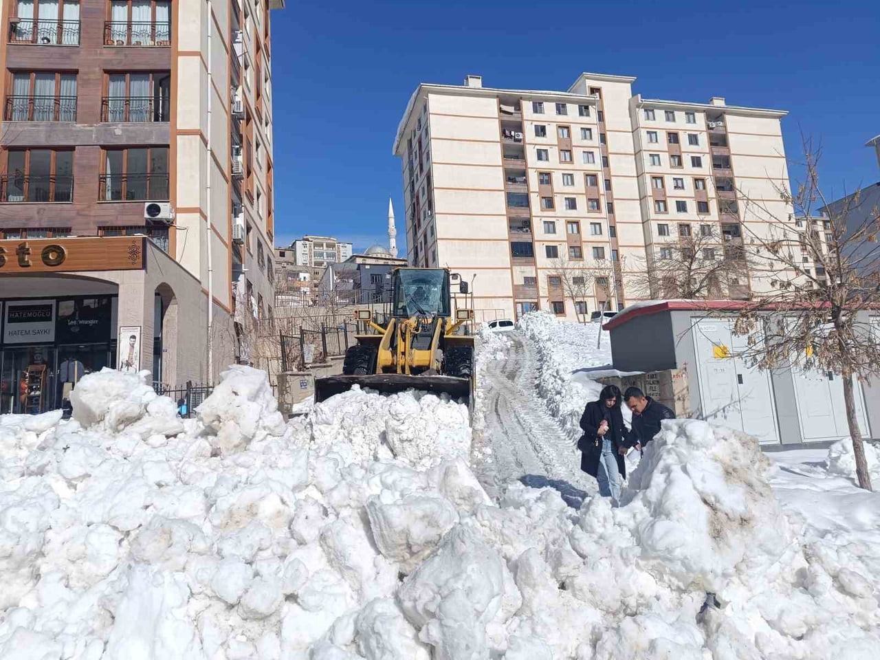 ŞIRNAK’TA ETKİLİ OLAN KAR YAĞIŞININ ARDINDAN ŞIRNAK BELEDİYESİ, KENT GENELİNDE SEFERBERLİK...