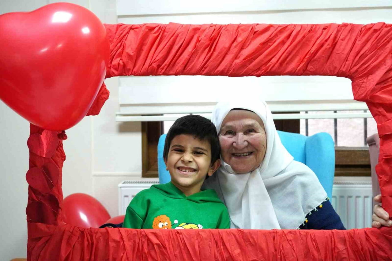 ŞİŞLİ BELEDİYESİ, İLÇEDEKİ YAŞLILARIN VE ENGELLİ VATANDAŞLARIN YAŞAM KALİTELERİNİ YÜKSELTMEK İÇİN...