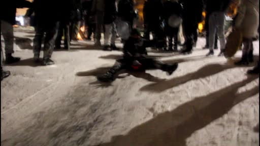 Sivas’ta mahalleli sokağa döküldü, çocuklar ve yetişkinler karın tadını kayarak...