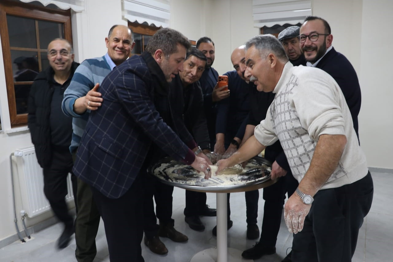 SİVAS’TA SOĞUK GEÇEN KIŞ GECELERİNDE ÖZELLİKLE KÖY ODALARININ VAZGEÇİLMEZ LEZZETİ VE EĞLENCESİ...