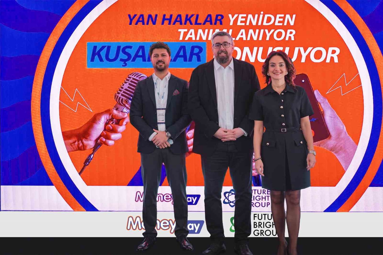 (SOLDAN SAĞA) MONEYPAY GENEL MÜDÜRÜ MEHMET MÜSTEHLİK, AKAN ABDULA, MONEYPAY CHİEF SALES LEADER...