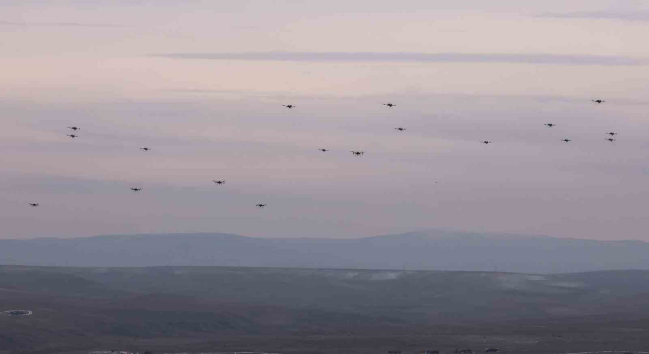 STM TARAFINDAN GELİŞTİRİLEN SÜRÜ İHA TEKNOLOJİSİ KAPSAMINDA, 20 ADET VURUCU İHA KARGU İLE...