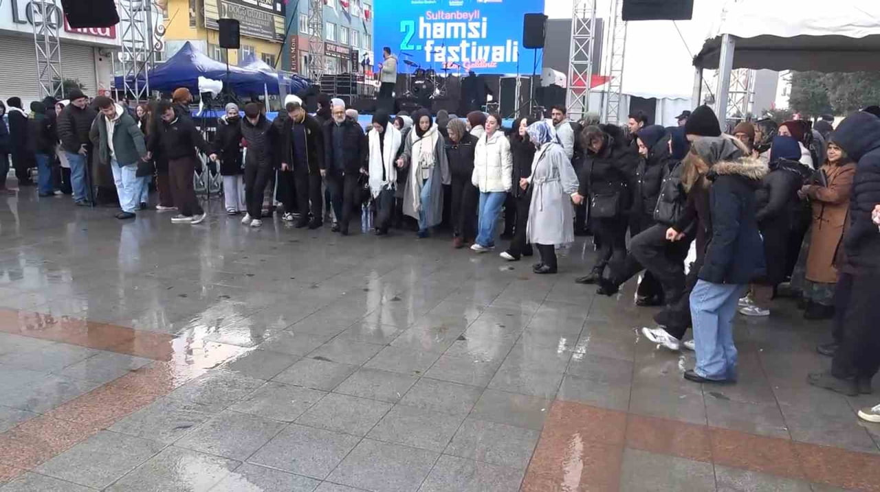 SULTANBEYLİ BELEDİYESİ EV SAHİPLİĞİNDE DÜZENLENEN 2. HAMSİ FESTİVALİ, VATANDAŞLARIN YOĞUN...