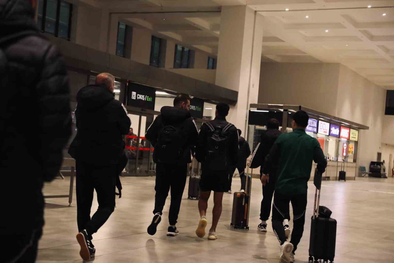 SÜPER LİG’DE KOCAELİSPOR, ANTALYA’DA SÜRDÜRDÜĞÜ DEVRE ARASINI KAMPINI TAMAMLADI. KÖRFEZ EKİBİ...