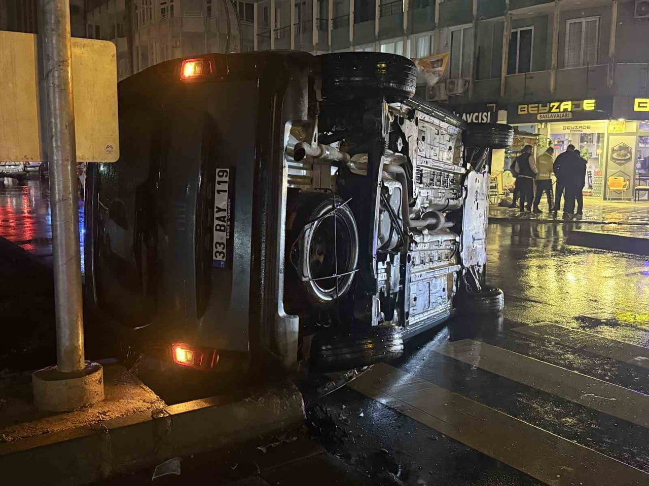 TARSUS’TA MEYDANA GELEN TRAFİK KAZASINDA 2 KİŞİ YARALANDI