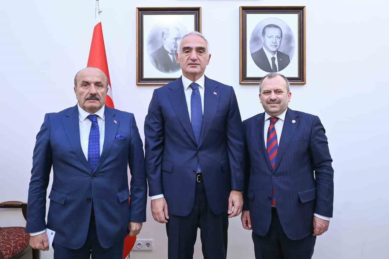 TAŞKÖPRÜ BELEDİYE BAŞKANI HÜSEYİN ARSLAN, KÜLTÜR VE TURİZM BAKANI MEHMET NURİ ERSOY’U MAKAMINDA...