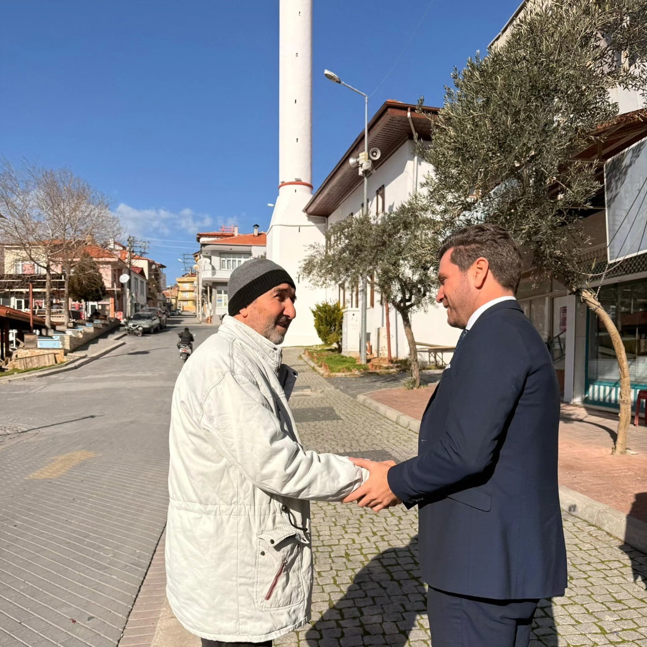 TAVAS BELEDİYE BAŞKANI KADİR TATIK, İLÇEDE FAALİYET GÖSTEREN ESNAFLARI ZİYARET EDEREK YAŞANAN...