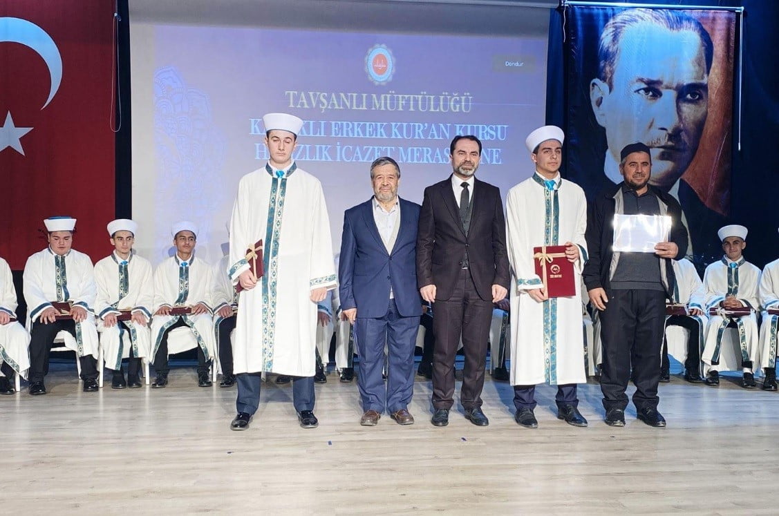 TAVŞANLI'DA 19 HAFIZ BELGELERİNİ ALDI