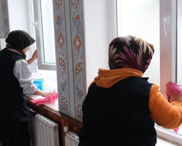 TAVŞANLI'DA CAMİLERDE TEMİZLİK ÇALIŞMALARI