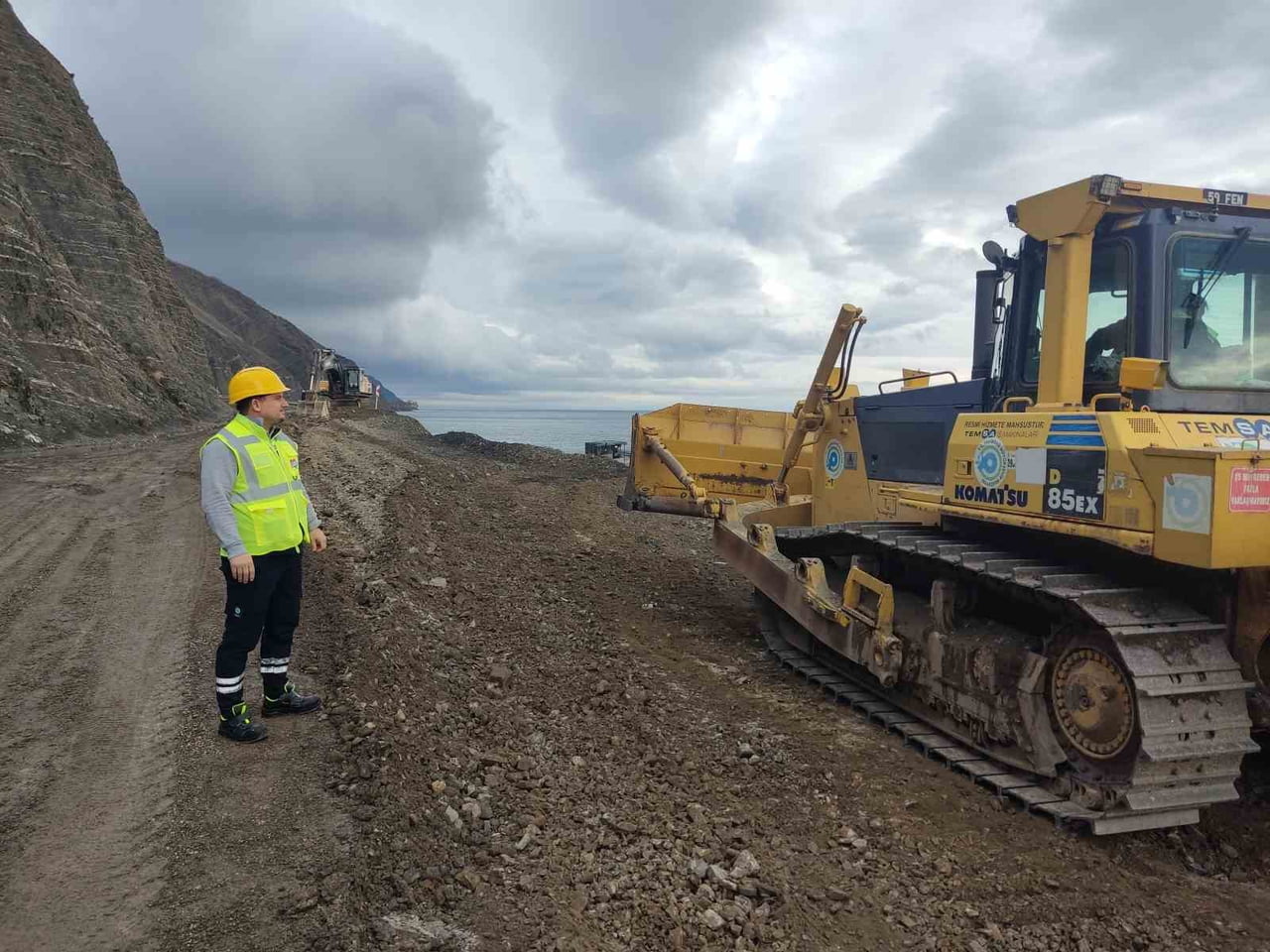 TEKİRDAĞ'IN ŞARKÖY İLÇESİNDE MEYDANA GELEN HEYELAN NEDENİYLE GAZİKÖY İLE UÇMAKDERE MAHALLELERİNİ...