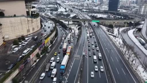 TEM otoyolu Mahmutbey Gişelerinde trafik böyle görüntülendi