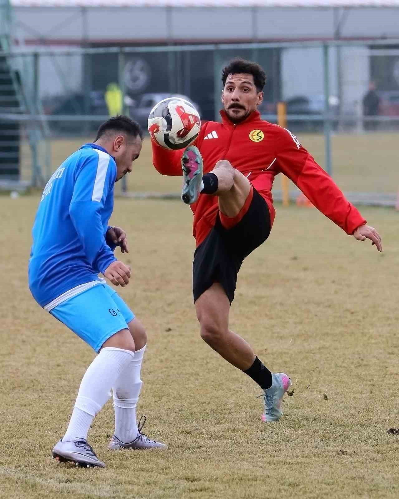 TFF 3. LİG'DE MÜCADELE EDEN ESKİŞEHİRSPOR, BU HAFTA SONU OYNANACAK OLAN ALTAY KARŞILAŞMASINA...