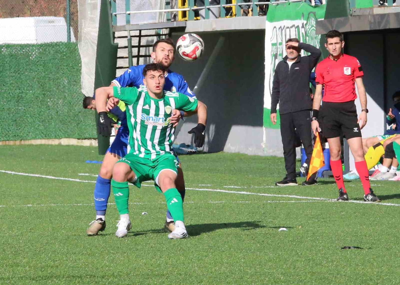 TFF 3. LİG’İN 16. HAFTASINDA ÇAYELİSPOR, SAHASINDA KARŞILAŞTIĞI BİR DİĞER RİZE TAKIMI OLAN...