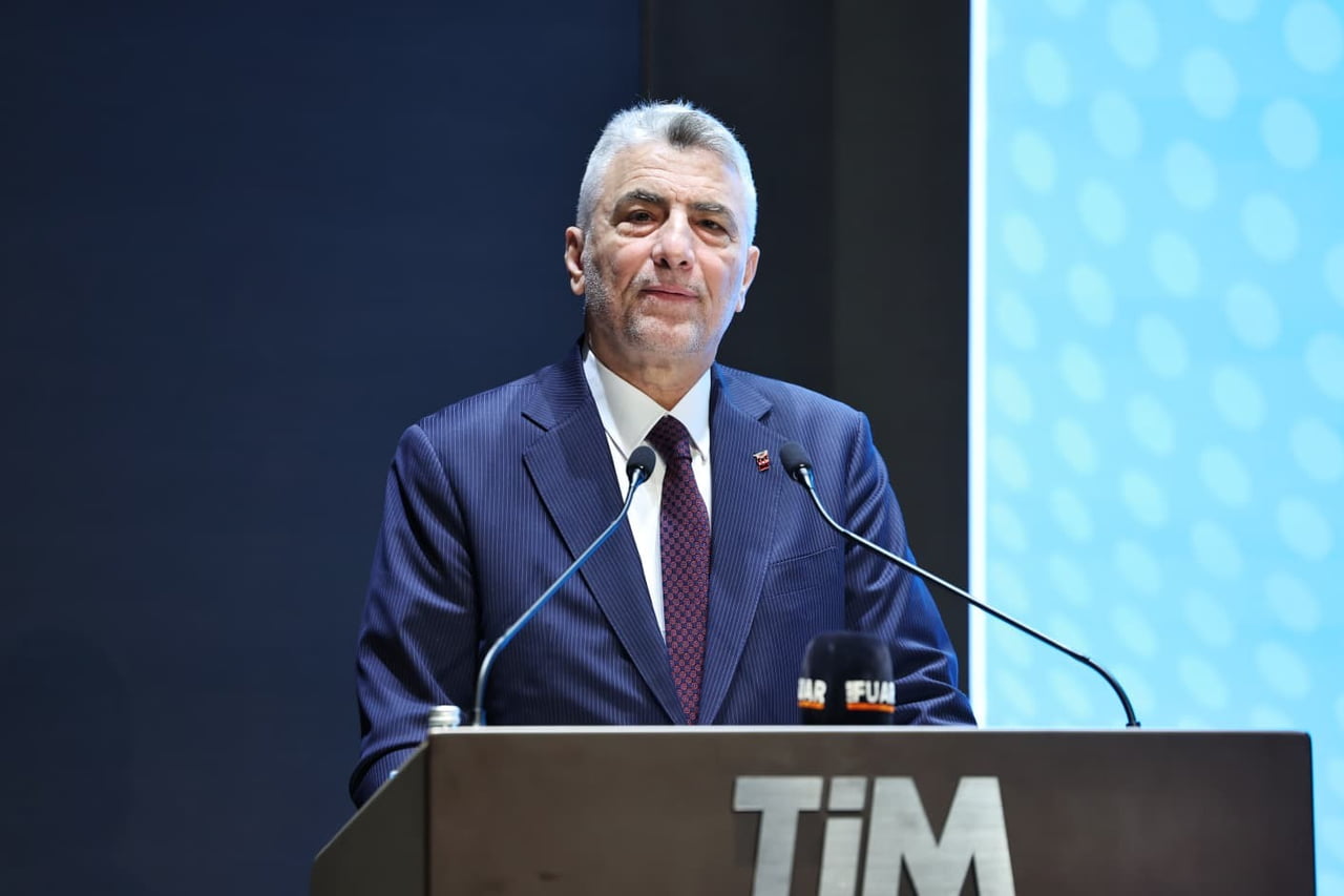TİCARET BAKANI ÖMER BOLAT, ‘DÖNÜŞEN DÜNYADA İHRACAT ZİRVESİ’ PROGRAMINDA KONUŞMA YAPTI