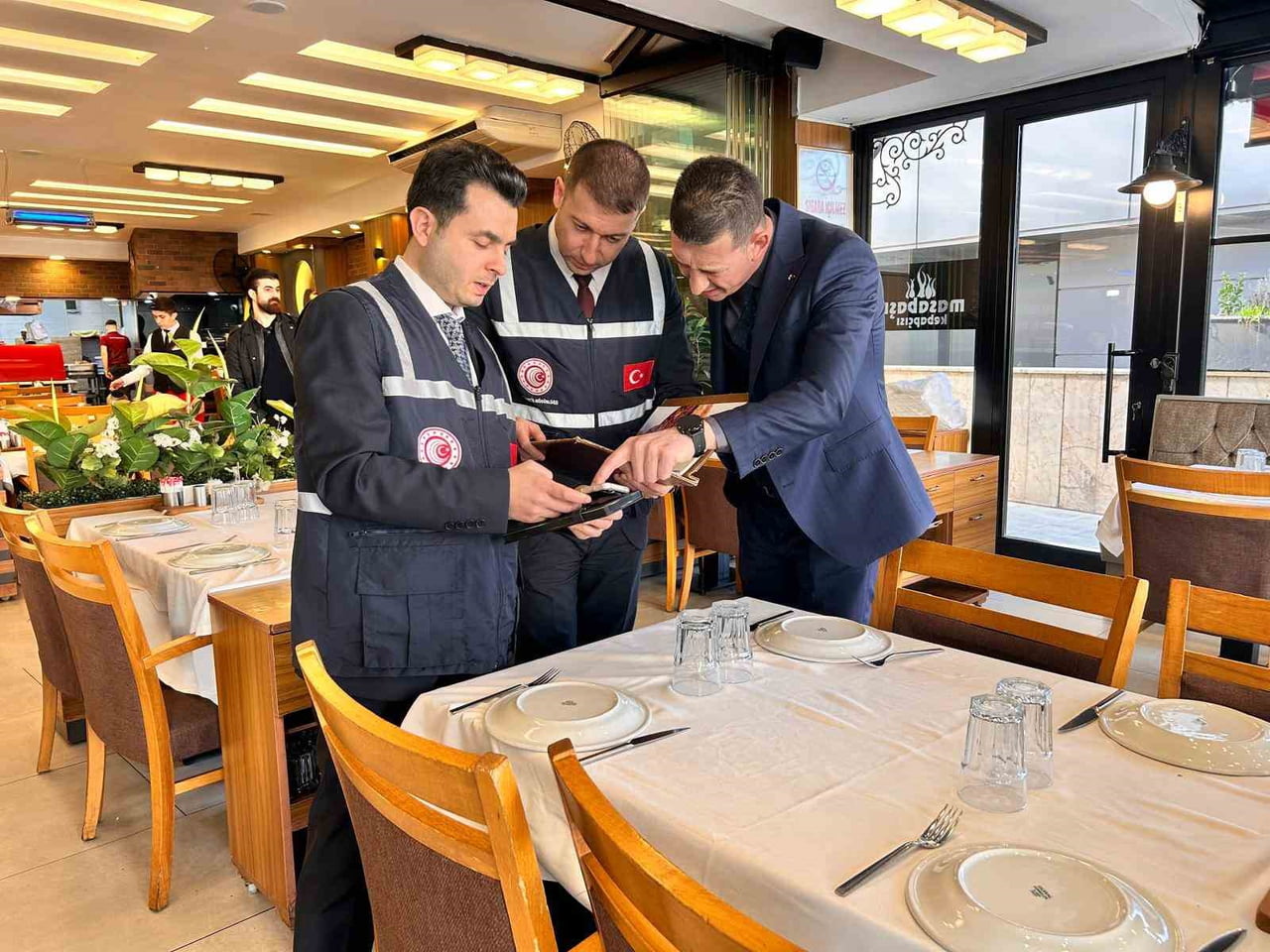 TİCARET BAKANLIĞINCA ANKARA’DAKİ RESTORAN, FIRIN VE KASAP İŞLETMELERİNİ RAMAZAN AYI ÖNCECİ FAHİŞ...