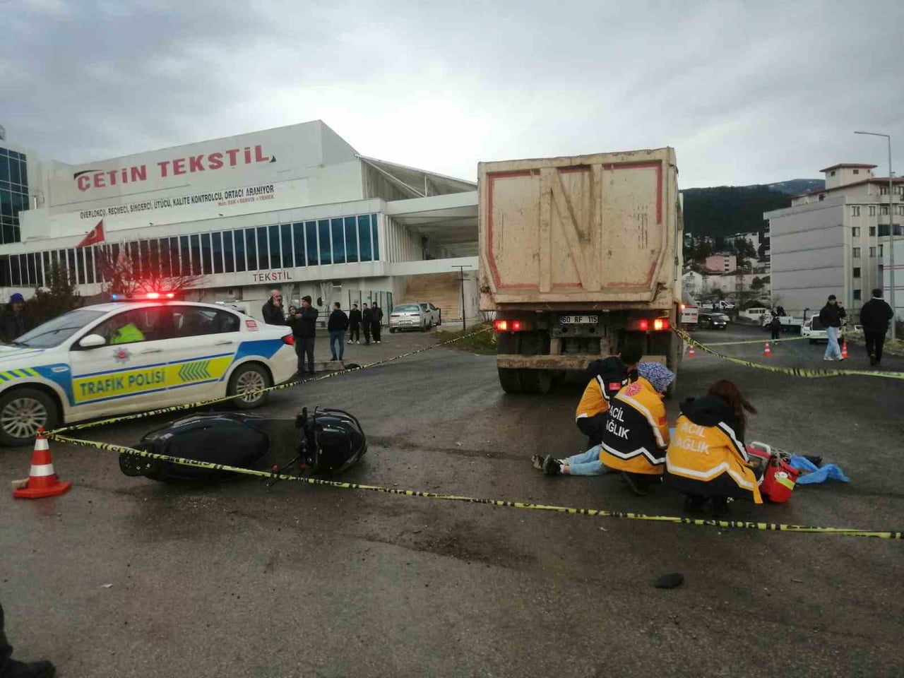 TOKAT’IN NİKSAR İLÇESİNDE MEYDANA GELEN TRAFİK KAZASINDA 19 YAŞINDAKİ MOTOSİKLET SÜRÜCÜSÜ YAŞAMINI...