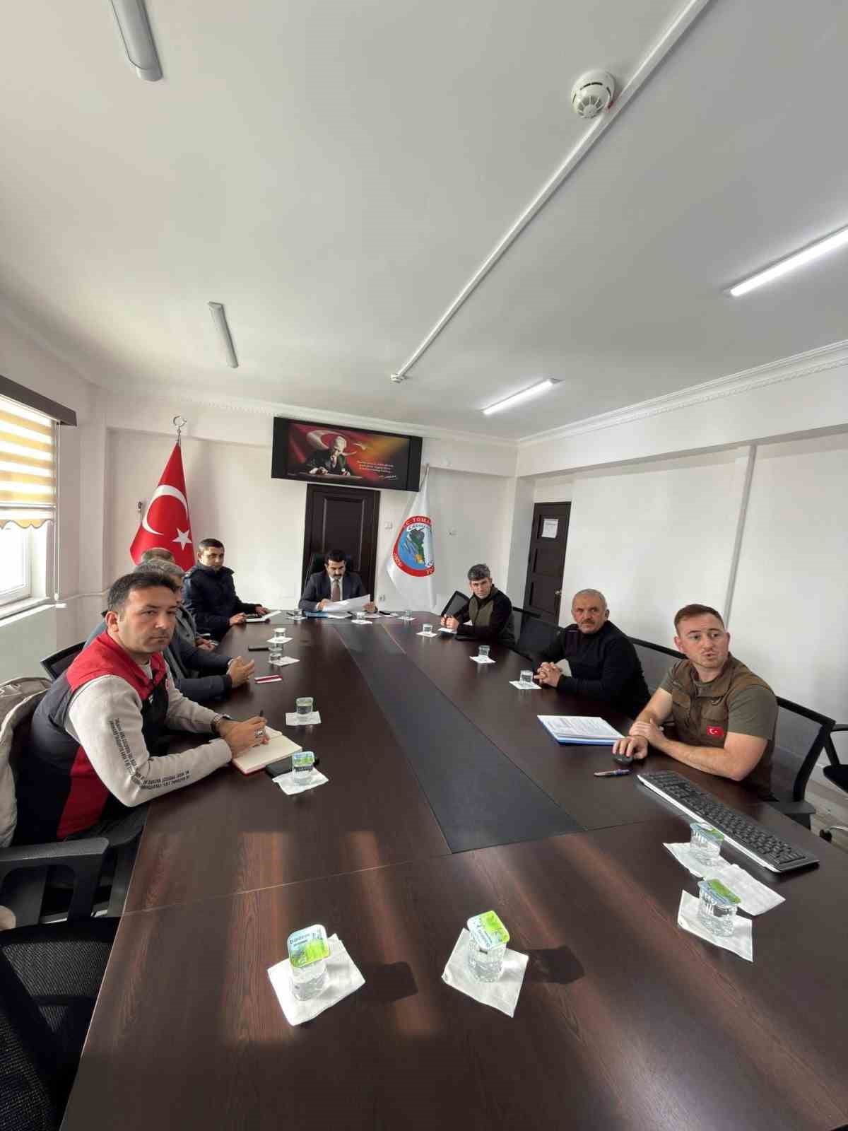 TOMARZA KAYMAKAMI SELİM ESER BAŞKANLIĞINDA, İLGİLİ KURUM VE KURULUŞ AMİRLERİNİN KATILIMI AV...