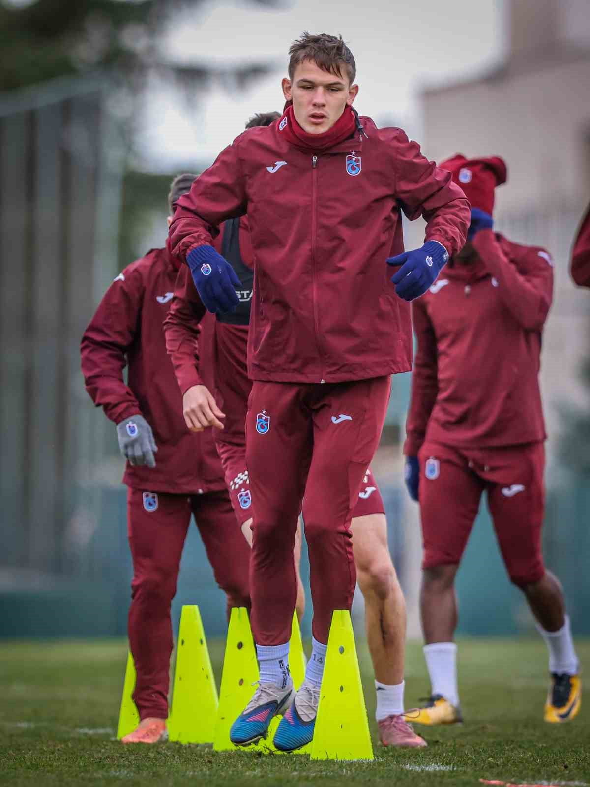 TRABZONSPOR, UKRAYNALI OYUNCU DANYLO SİKAN, TRANSFERİ KONUSUNDA BELÇİKA’NIN ANDERLECHT KULÜBÜYLE 4...