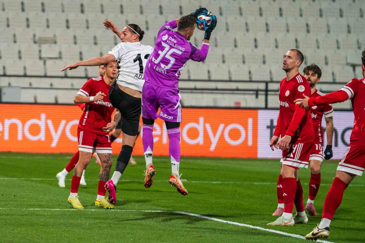 TRENDYOL 1. LİG'İN 20. HAFTASINDA MANİSA FUTBOL KULÜBÜ SAHASINDA ÜMRANİYESPOR’U  AĞIRLADI.