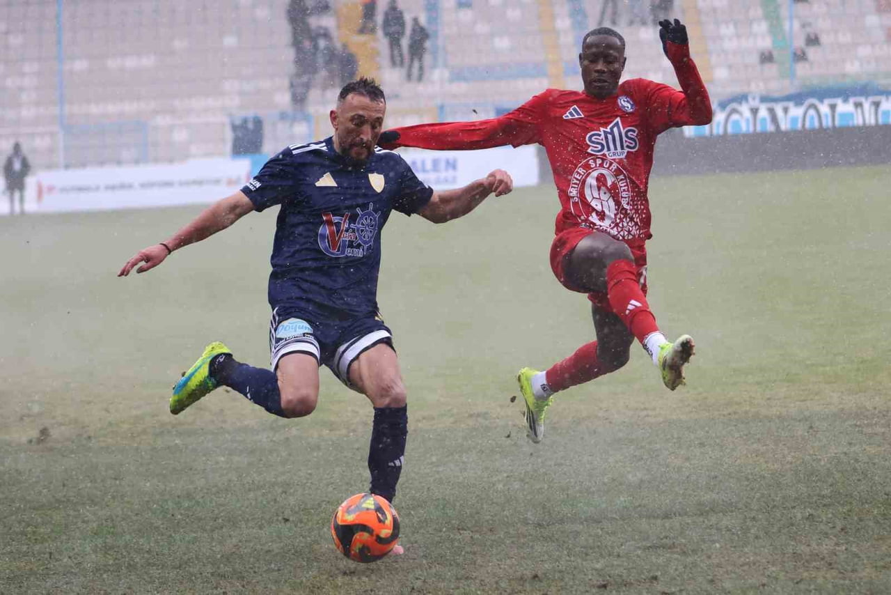TRENDYOL 1. LİG'İN 23. HAFTASINDA ERZURUMSPOR FK SAHASINDA KARŞILAŞTIĞI SARIYER'İ 4-0 MAĞLUP...