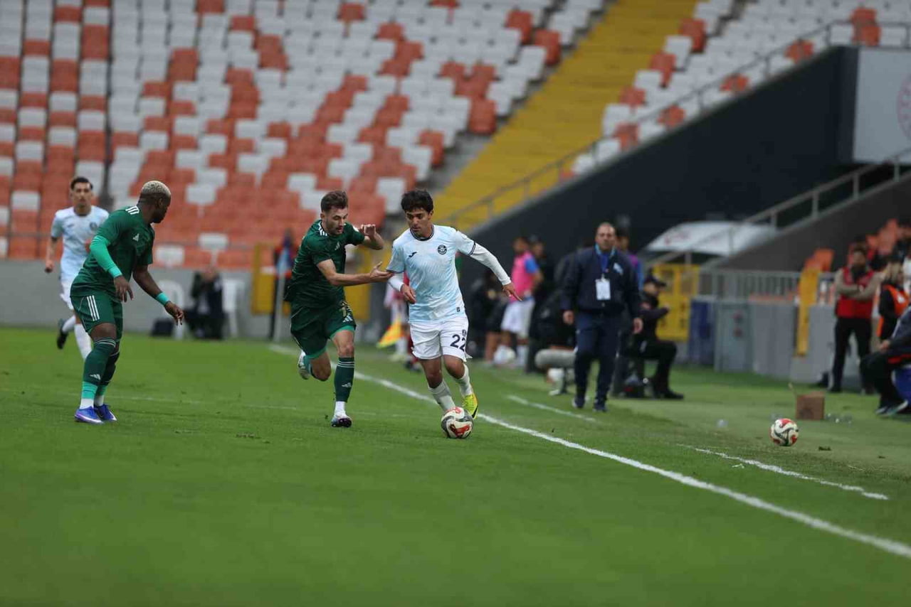 TRENDYOL 1.LİG’İN 20. HAFTASINDA ADANA DEMİRSPOR, EVİNDE ESENLER EROKSPOR’U KONUK ETTİ.