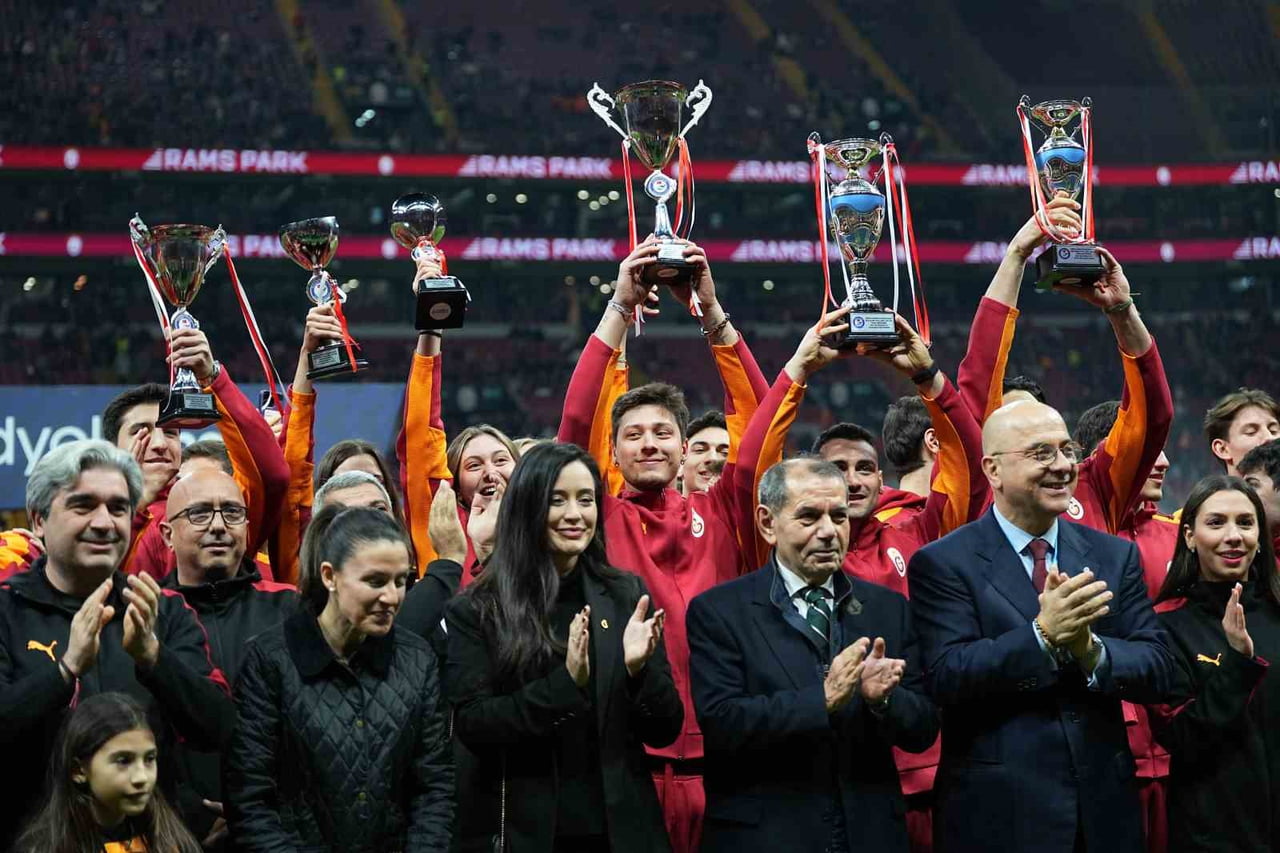 TRENDYOL SÜPER LİG'İN 18. HAFTASINDA GALATASARAY, SAHASINDA GAZİANTEP FK İLE KARŞILAŞIYOR....