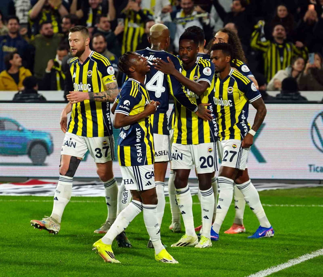 TRENDYOL SÜPER LİG’İN 19. HAFTASINDA FENERBAHÇE, SAHASINDA GÖZTEPE İLE KARŞILAŞIYOR. MÜSABAKANIN...