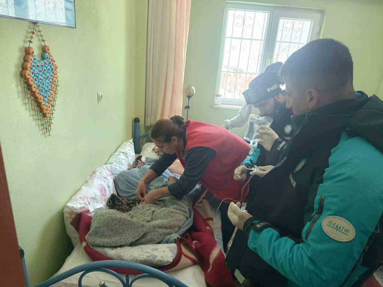 TUNCELİ’DE, 108 YAŞINDAKİ VATANDAŞIN ORAL ALIM BOZUKLUĞU YAŞADIĞI İHBARI ÜZERİNE AFAD, UMKE, 112...