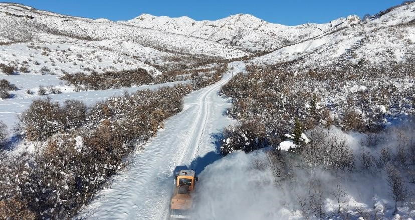 TUNCELİ’DE ETKİLİ OLAN KAR YAĞIŞINDAN DOLAYI, KENTTE BULUNAN 362 KÖY YOLUNUN 123’Ü ULAŞIMA...