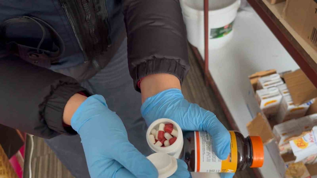 TUNCELİ’DE JANDARMA EKİPLERİ TARAFINDAN YAPILAN ÇALIŞMADA UYUŞTURUCU SATAN ŞÜPHELİ...