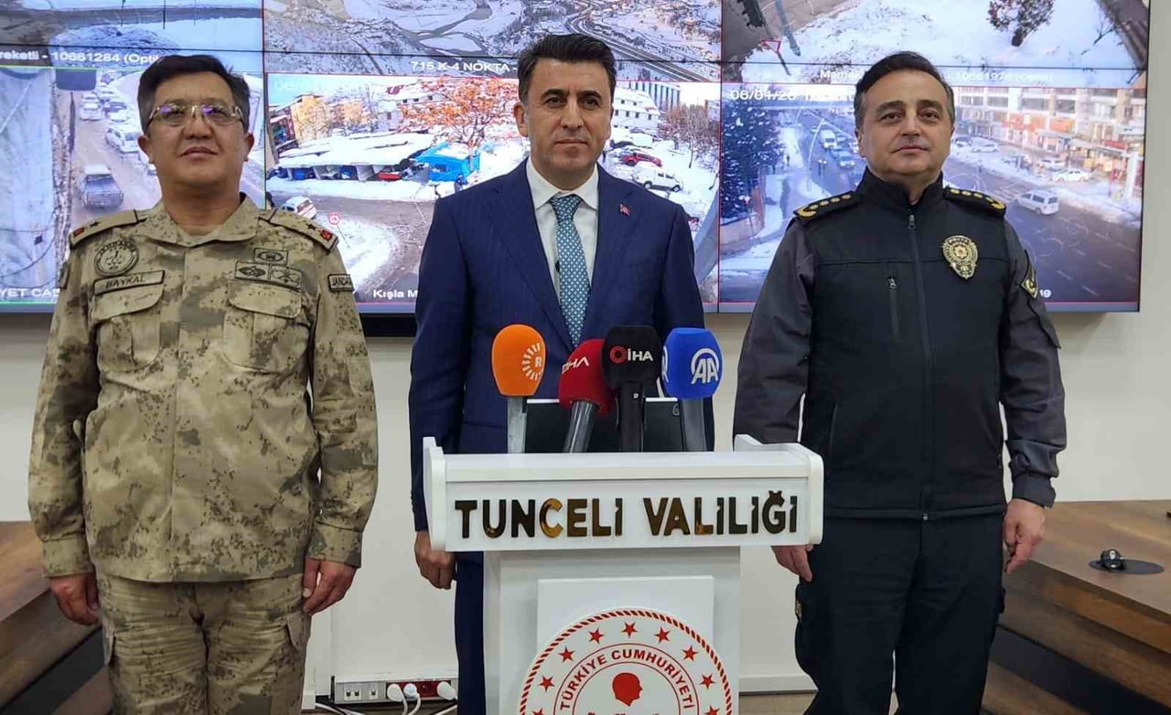 TUNCELİ VALİSİ VE BELEDİYE BAŞKAN VEKİLİ ŞEFİK AYGÖL, 2025 YILI ASAYİŞ VERİLERİNİ KAMUOYUYLA...