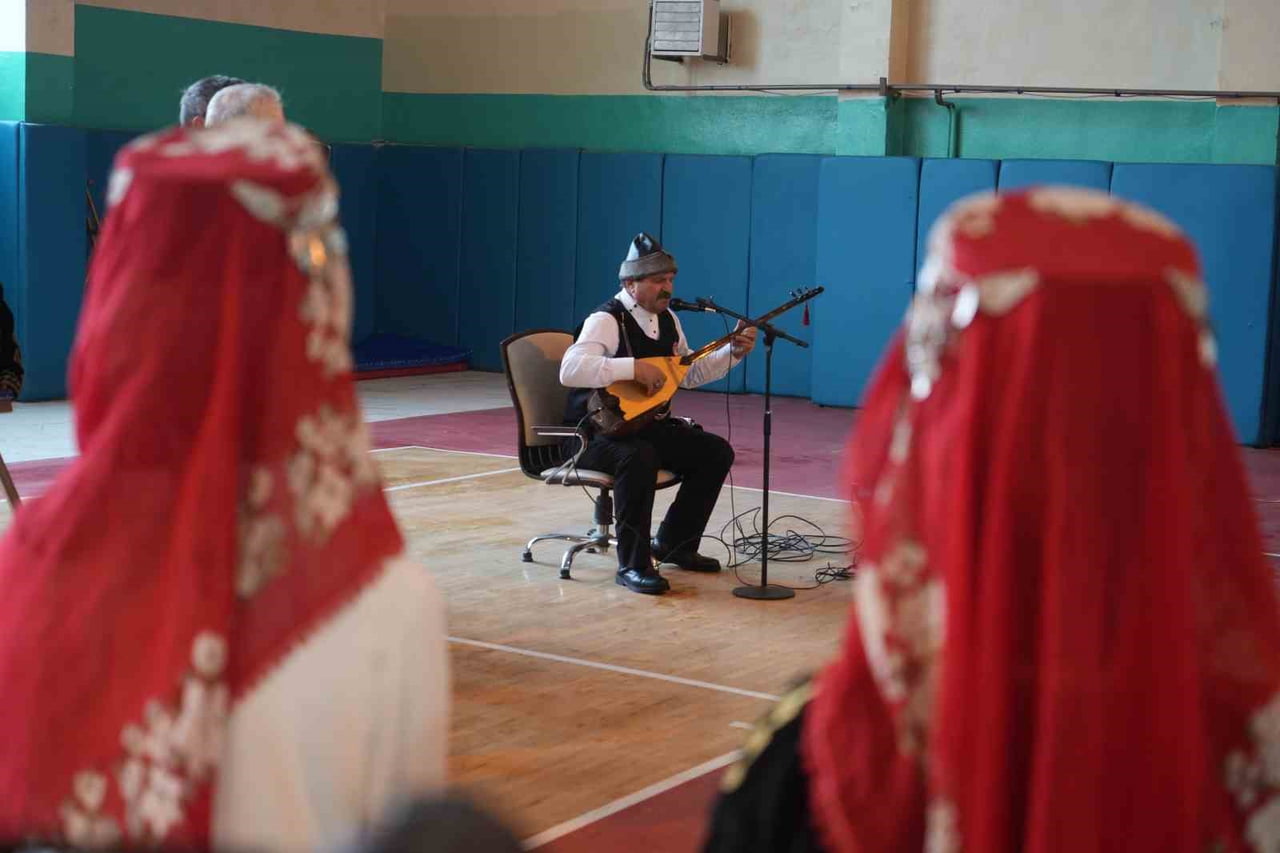 TÜRK DESTANLARININ FELSEFİ DERİNLİĞİ SERGİYE TAŞINDI